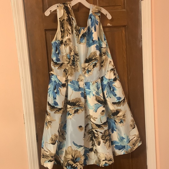 Brand is Danny & Nicole, size 18 for plus size, color: blue, white, gold, black - Picture 3 of 6